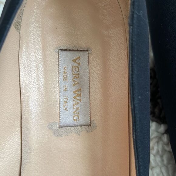 VINTAGE VERA WANG KITTEN HEELS - Picture 4 of 5